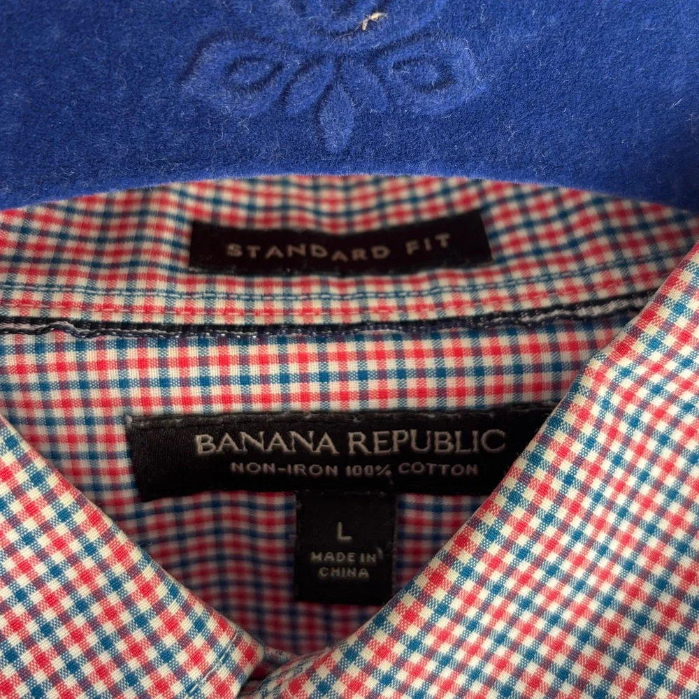 Banana Republic Size L Red/ Blue Plaid Button Down
